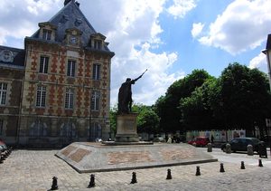 Mairie et statue de Charenton-le-Pont, Val-de-Marne